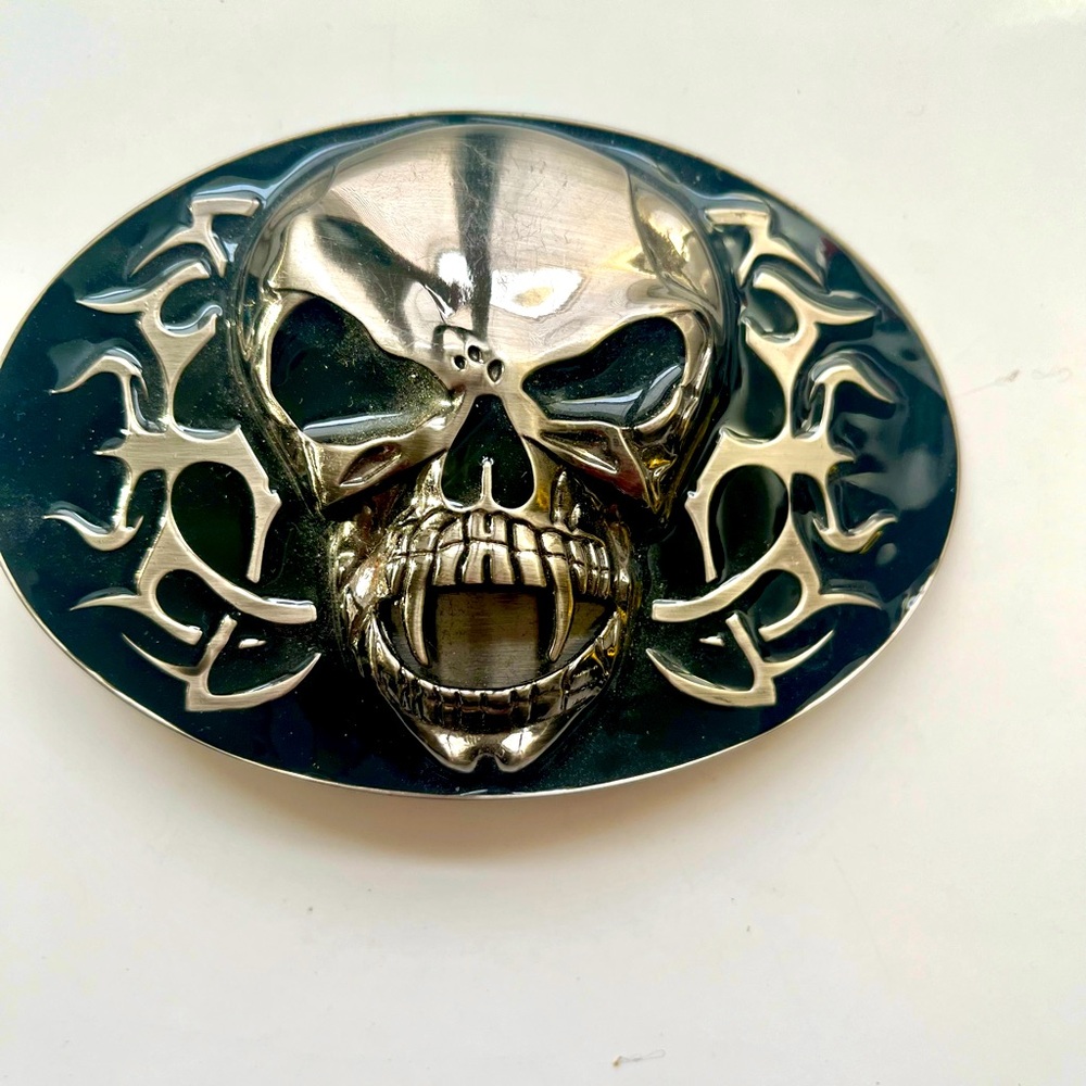 Black and Silver Skull Belt Buckle